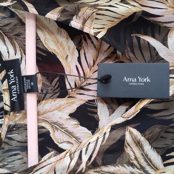 NWT PLUS SIZE BOHO FEATHER PRINT TUNIC TOP BY ARNA YORK SIZE 18 - Picture 5 of 7